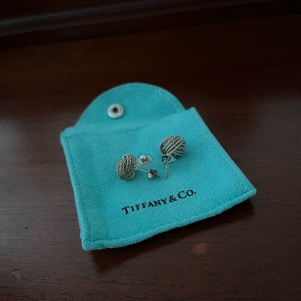 Tiffany earrings ! Stylish and classic